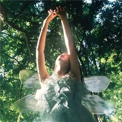 穿着旗袍的女孩